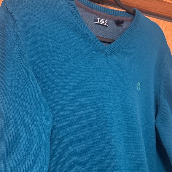 Izod Men's Deep Teal V-Neck Sweater - Picture 3 of 4
